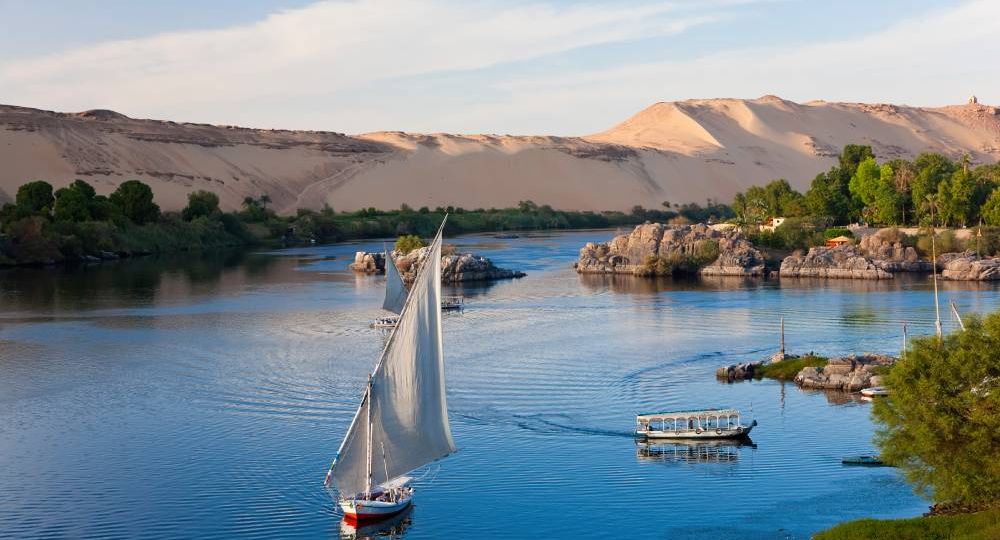 sailboats-on-a-river-nile-Aswan