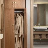 cleo_wardrobe