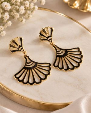 Gold earring